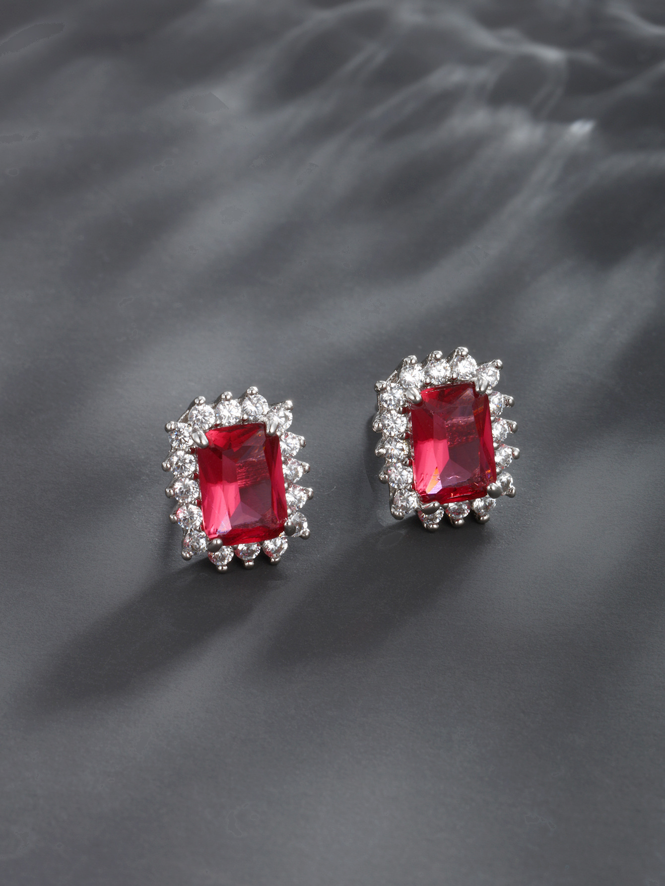 21 models ruby ​​red
