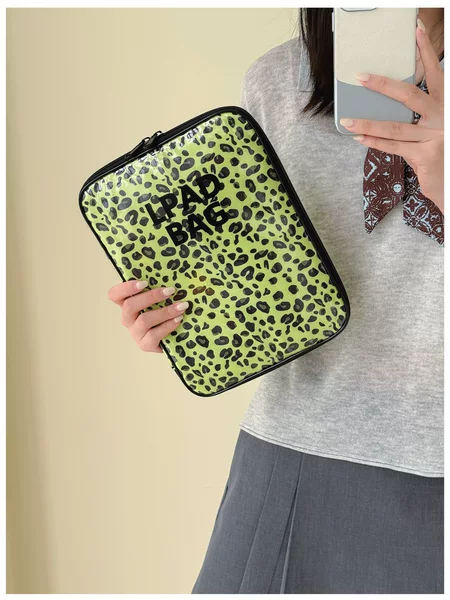 Cross-border Korean new transparent leopard print 11inch iPad sleeve bag, trendy and cool 14inch laptop storage bag