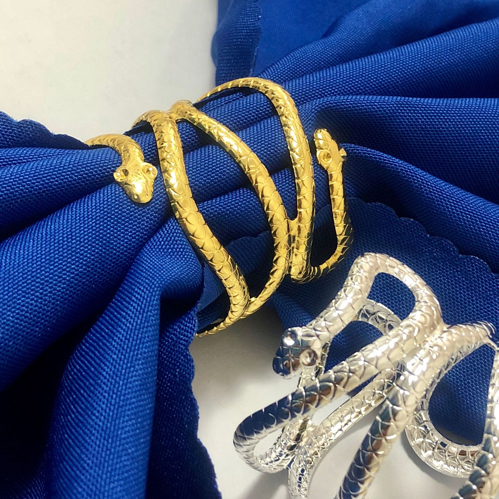 4b7689d2b859381d554ce635172dc2