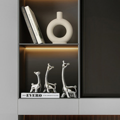 Creative, simple and light luxury electroplated silver ceramic deer family of four ornaments TV cabinet wine cabinet desktop decorations
