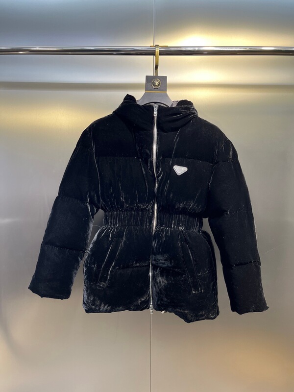 P brand, authentic version, women's fitted, new style, hooded, velvet-lined, warm white duck down jacket P brand, authentic version, women's fitted, new style, hooded, velvet-lined, warm white duck down jacket