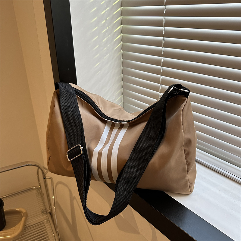 Gran capacidad moda Otoño e Invierno nuevo color sólido estilo coreano bolso 2023 estilo occidental bolsa casual bolso de hombro bolsa