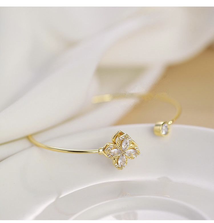 Fashion Simple Style Four Leaf Clover Copper Plating Flowers Zircon Bangle