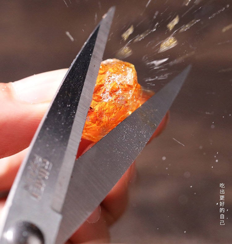 Peach Gum Tao Jiao 桃胶 Natural Resin Granules Large Clean Pieces for Dessert Soups and Milk Stews 500g key features