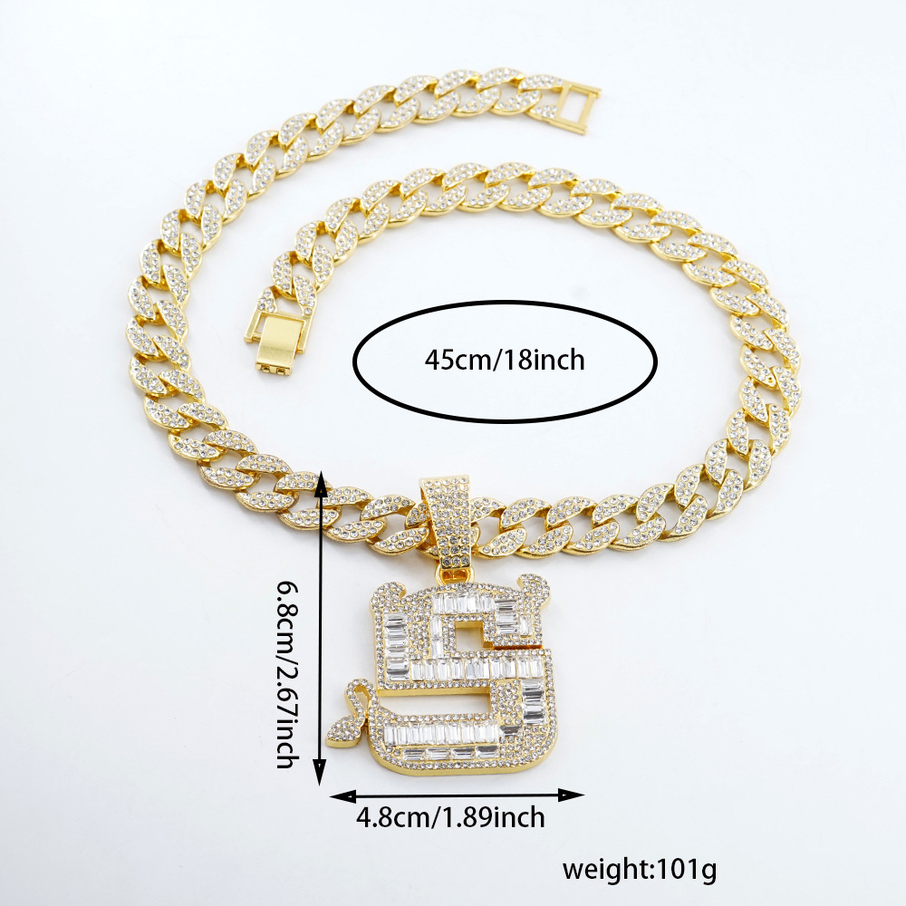 Ins Collar europeo y americano masculino Jiang Yunsheng con el mismo estilo Little Devil Colgante S letra Hip Hop Colgante Full Diamond Personalidad Accesorios