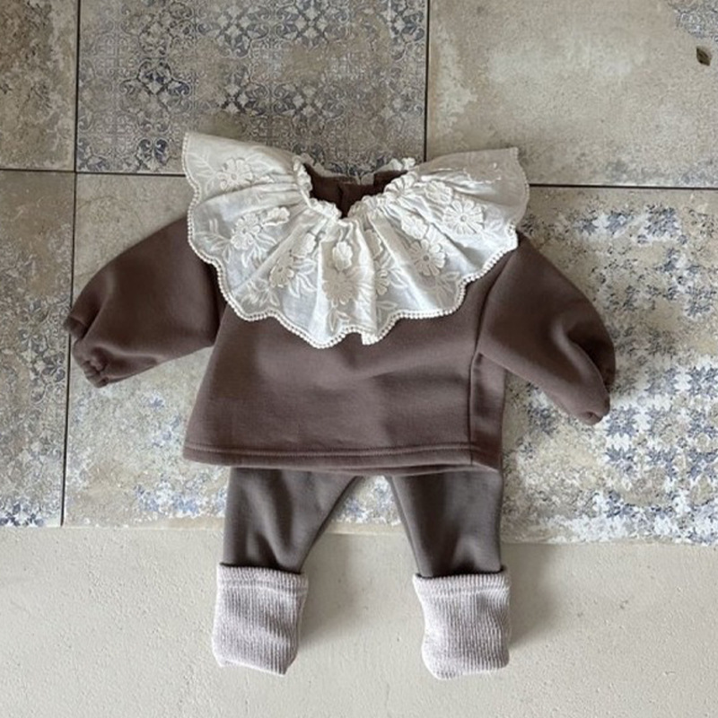 Trajes de bebé otoño y invierno engrosados para bebés 2024 otoño y invierno ropa coreana de encaje grande con camisa de terciopelo