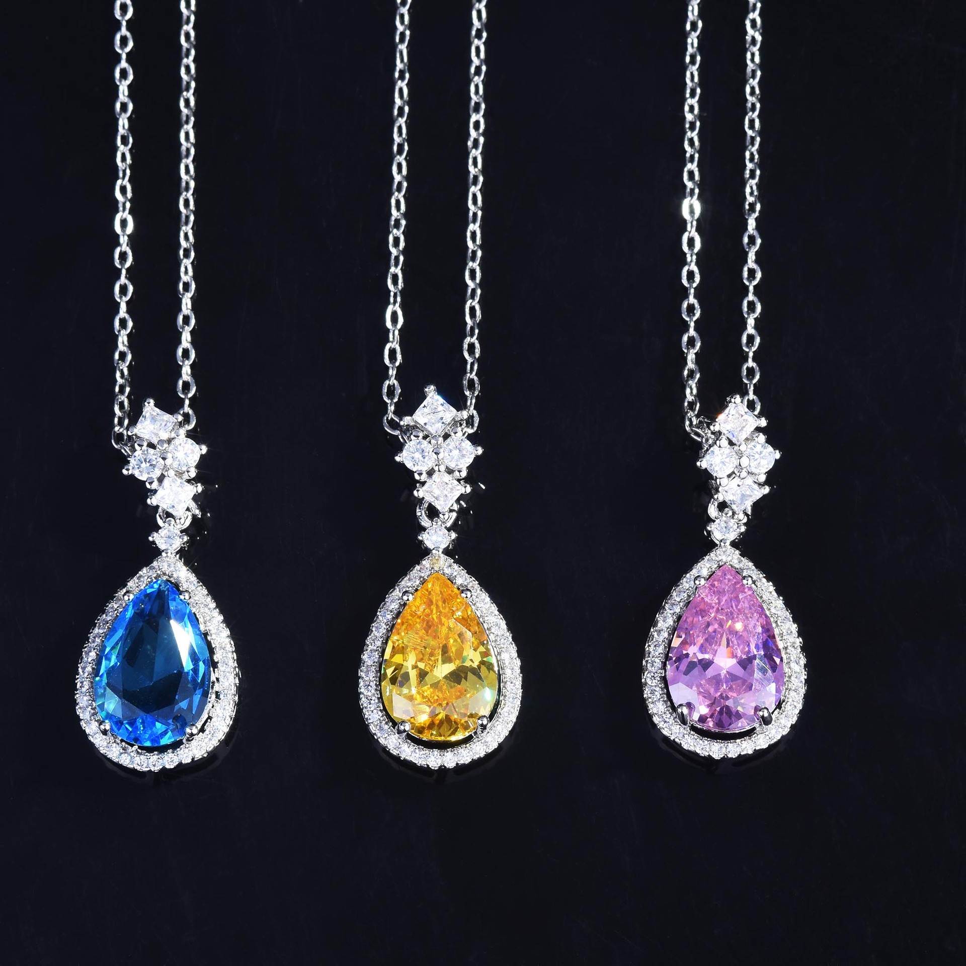 Nuevo Conjunto De Diamantes Amarillos De La Suerte Pendientes De Topa Azul Con Colgante De Diamantes Rosas Argyll display picture 1
