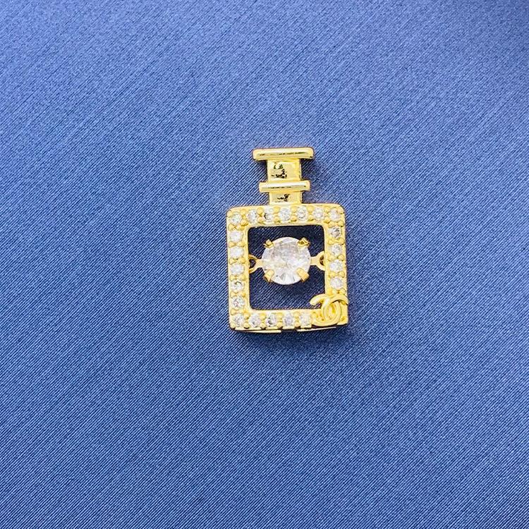 Tiktok Venta caliente colgante al por mayor auto-seleccionado 100 cobre colgante único con fuente de cadena de fábrica al por mayor sin cadena