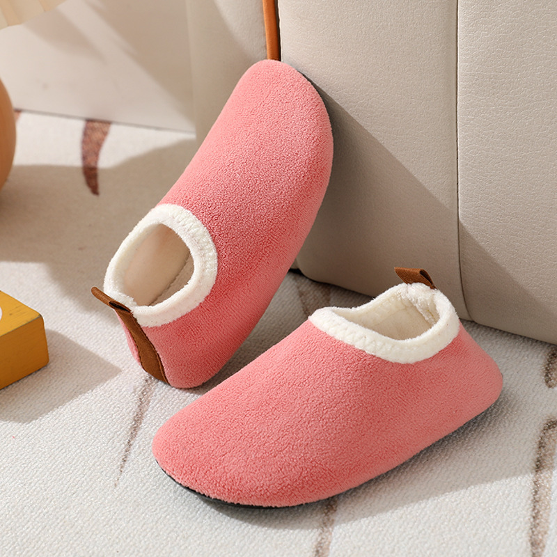 Children's Cotton Slippers Winter Fleece-Lined New Indoor Floor Shoes Boys and Girls Non-Slip Warm Socks Baby Socks and Shoes Children's Cotton Slippers Winter Fleece-Lined New Indoor Floor Shoes Boys and Girls Non-Slip Warm Socks Baby Socks and Shoes