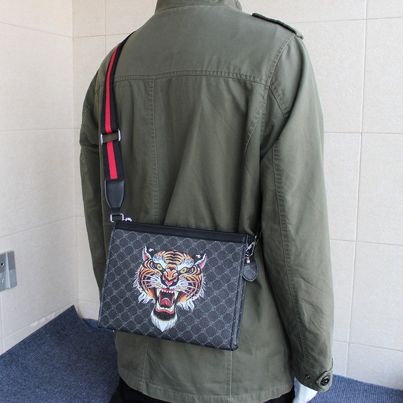 Men's Clutch Shoulder Bag 2024 New Tiger Head Japanese and Korean Popular Large Capacity Leather Crossbody Bag Men's Clamp Bag Men's Clutch Shoulder Bag 2024 New Tiger Head Japanese and Korean Popular Large Capacity Leather Crossbody Bag Men's Clamp Bag