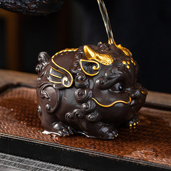 Fujian Province Handmade Zisha Pi Xiu Tea Pet Zisha Pi Xiu Wealth Attracting Tea Water Decorative Piece Creative Small Ornament Tea Table