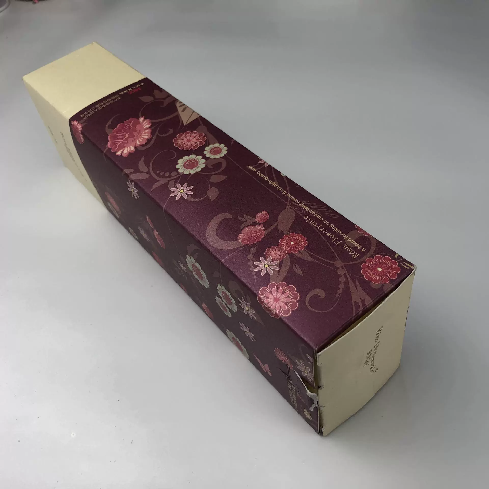 Коробка из белой бумаги для печати с ламинацией, пылезащитная, простой стиль, в наличии, оптовая цена, упаковочная коробка в простом стиле