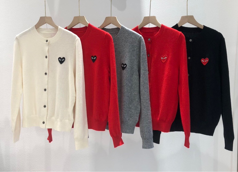 Chuanjiu Spot Autumn and Winter New Play White Heart Cardigan Round Neck V Knitwear Pure Wool Knitwear