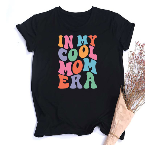 Vintage Gift Mother's Day T-Shirt for Mom: Retro Style New Mother's Shirt in Classic Colors