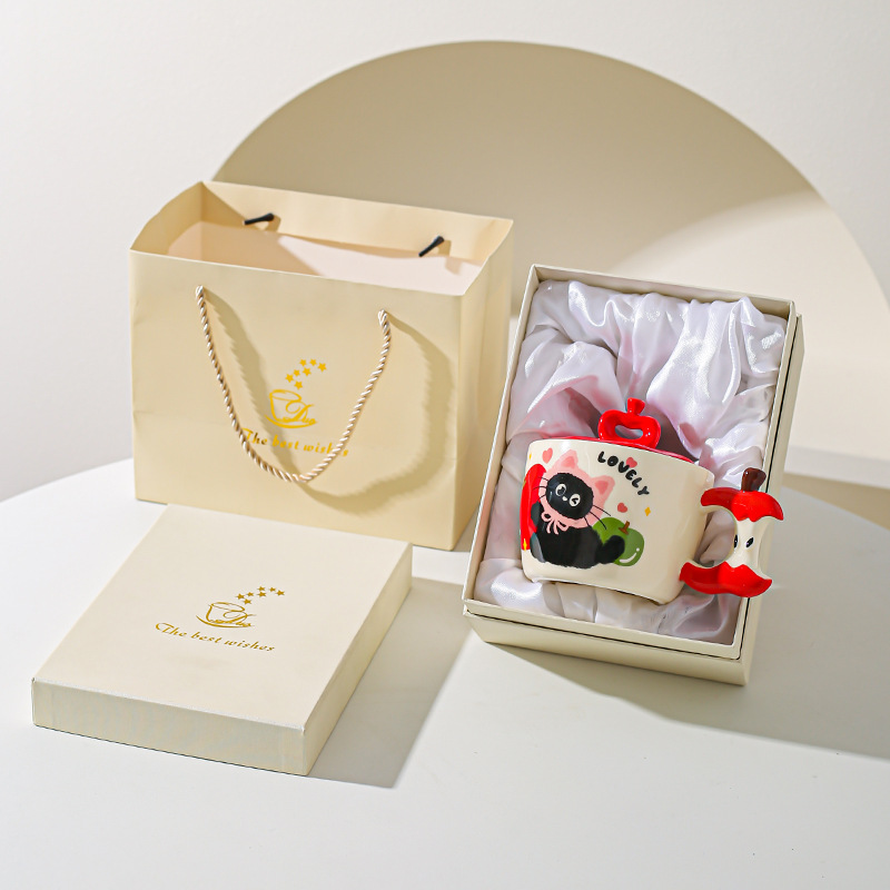 Taza de gato de manzana creativa con tapa de alto valor de pareja taza de cerámica taza de regalo de mano taza de desayuno para amigos