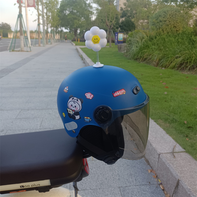 New national standard 3C years old children 1-5 years old electric car motorcycle four seasons universal ear protection adjustable helmet half helmet