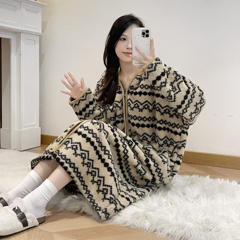 Women's Fleece Bathrobe for Autumn and Winter, Thickened with Hood and Zipper, Long Ethnic Style, Loose and Warm Home Wear Fleece Bathrobe Women's Fleece Bathrobe for Autumn and Winter, Thickened with Hood and Zipper, Long Ethnic Style, Loose and Warm Home Wear Fleece Bathrobe