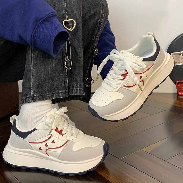 Deportivo de alto valor facial para mujeres nuevas zapatos de suela gruesa y altura simple, zapatos parecidos con zapatos casuales coreanos transpirables con suela suave