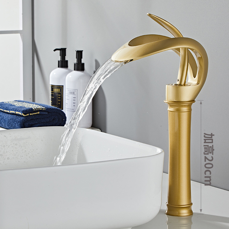 Creativo de un solo agujero cascada lavabo grifo caliente y frío baño gabinete lavabo grifo cobre hogar