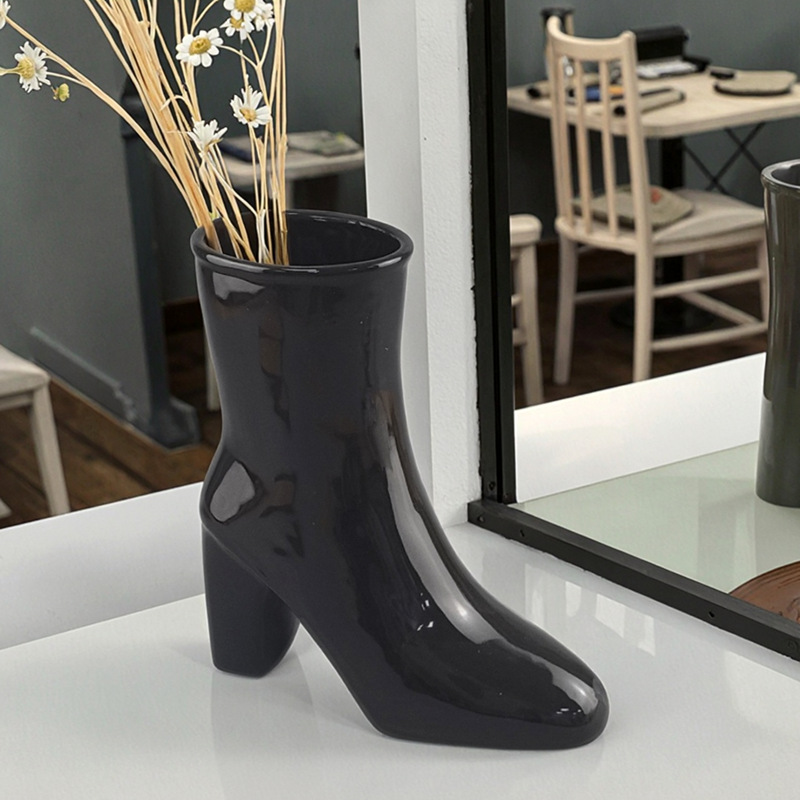 Puede personalizar la cerámica creativa simulación de botas de tacones altos botas de flores extrañas botas de flores cerámicas artesanías decorativas de puerta de entrada