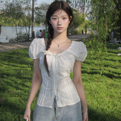 スポット韓国イン同じスタイルのフランスの甘い小さなシャツの女性の夏の痩身トップ