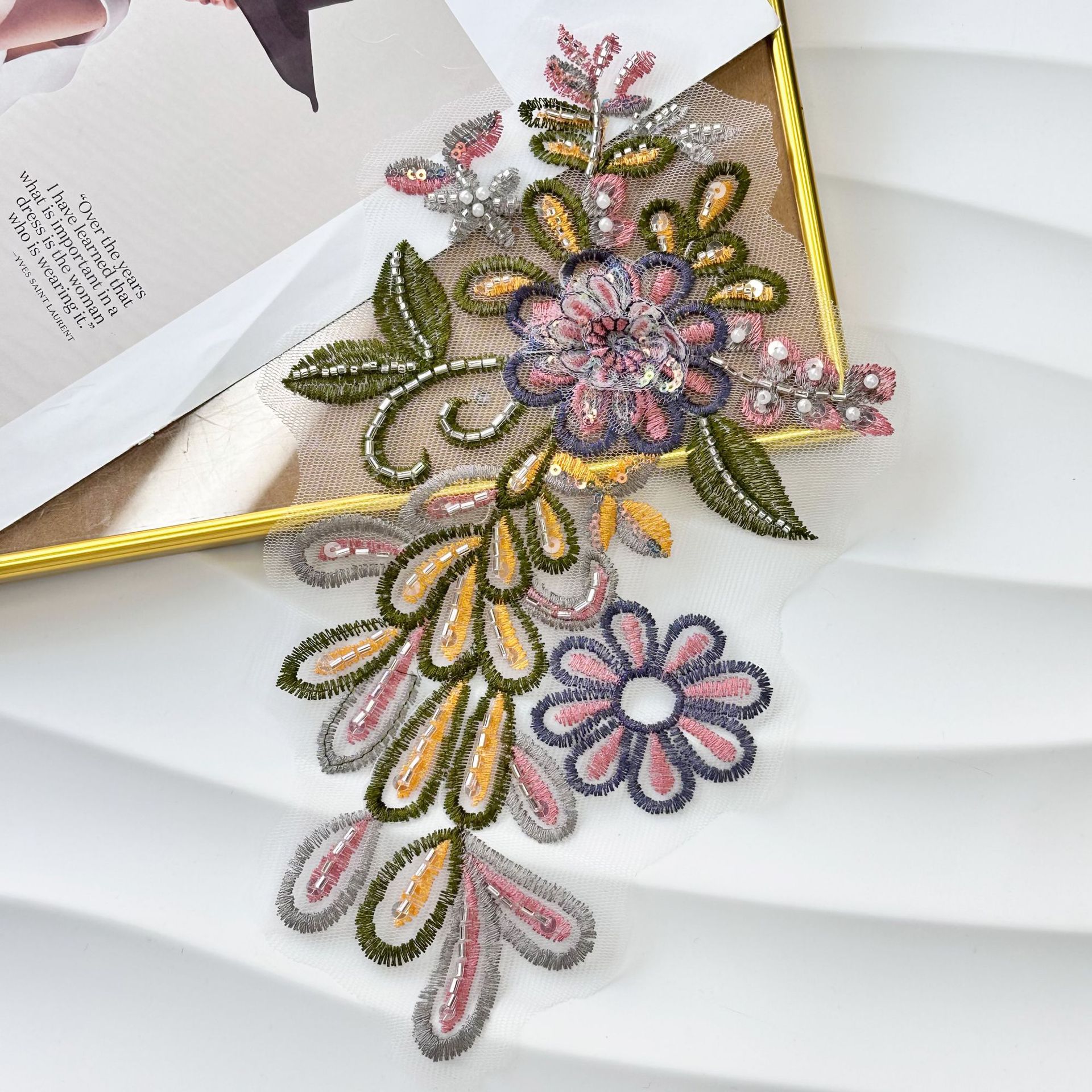 Nuevo hilo de red de color bordado flor de tela nueva cheongsam estilo chino ropa de estilo chino decoración delantera decoración decal accesorios en stock image 4