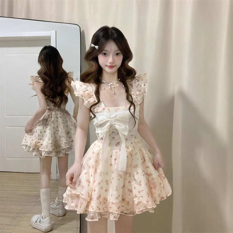 Small Fresh Floral Gauze Skirt, Sweet and Age-Reducing, Fluffy Princess Skirt for Small People, Waist Slimming Look, A-Line Skirt with Small Flying Sleeves Small Fresh Floral Gauze Skirt, Sweet and Age-Reducing, Fluffy Princess Skirt for Small People, Waist Slimming Look, A-Line Skirt with Small Flying Sleeves