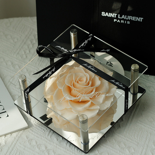 Heart-shaped acrylic everlasting rose finished product Valentine's Day wholesale dried flowers gift for girlfriend high-end