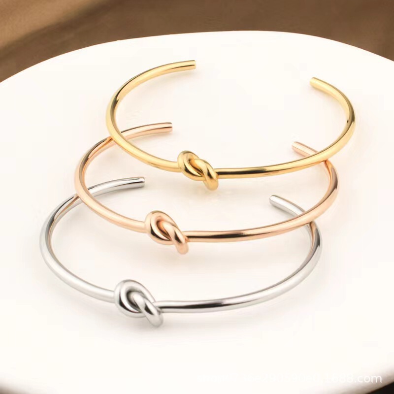 Cross-Border European and American Non-Fading Women's Bracelets, Women's High-End Stainless Steel Bracelets, Knotted Jewelry, Simple Hand Jewelry Cross-Border European and American Non-Fading Women's Bracelets, Women's High-End Stainless Steel Bracelets, Knotted Jewelry, Simple Hand Jewelry