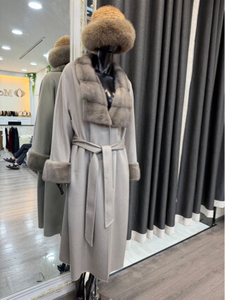 High-end women's double-sided wool cashmere coat with mink fur collar, elegant and slim-fitting long coat