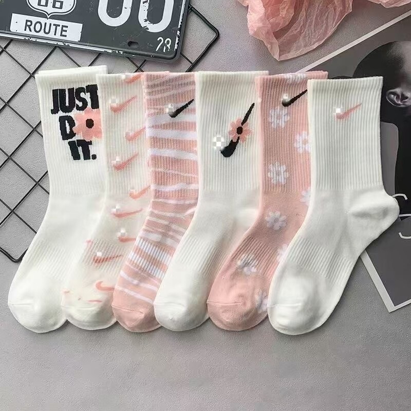 Suvan Nike Socks Sakura Series High-Top College Style Checkered Sports Socks Wholesale for Women and Men Suvan Nike Socks Sakura Series High-Top College Style Checkered Sports Socks Wholesale for Women and Men