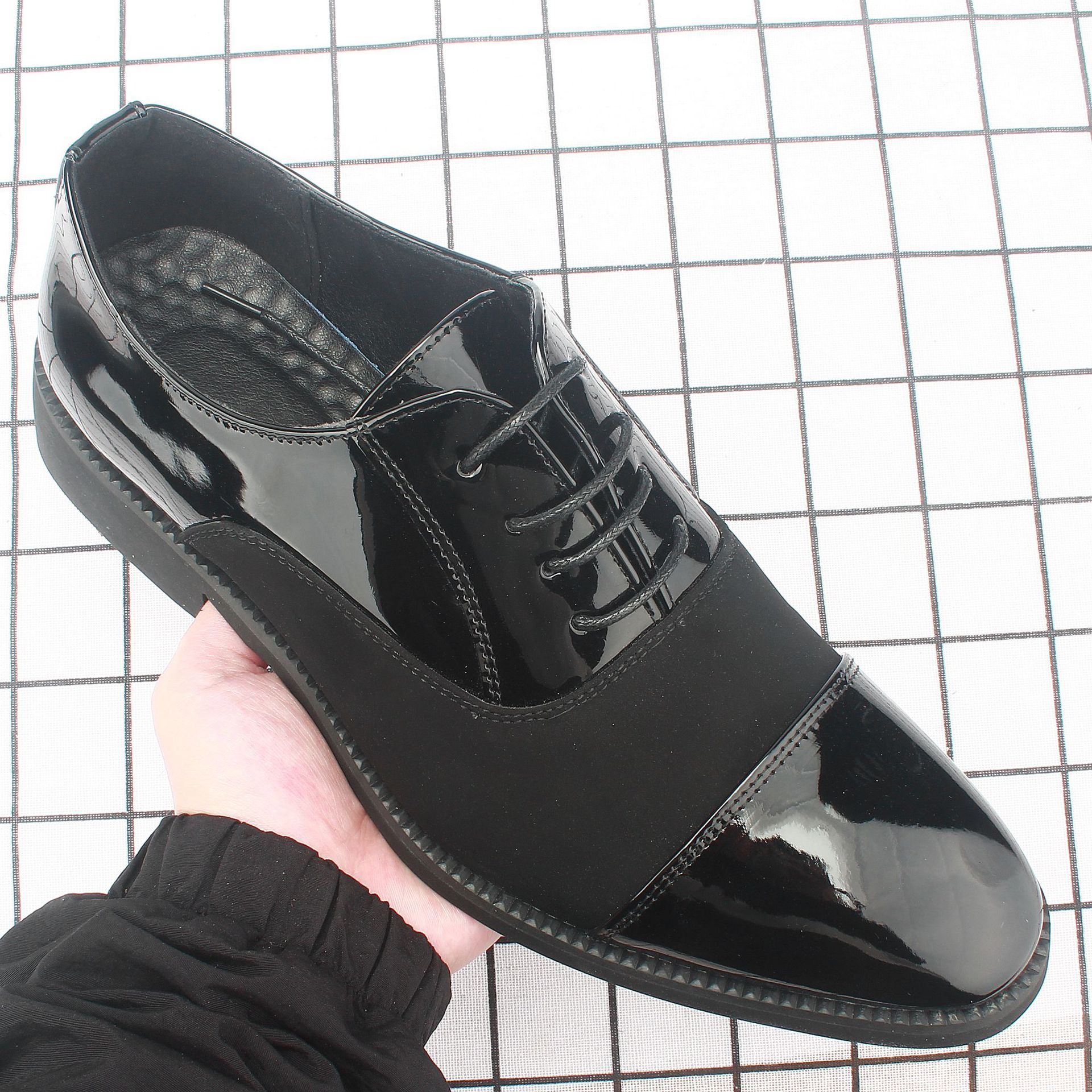 2022�ļ�ʱ�м�Լ͸���ٴ��ɫ��ͷƤЬ��ʿ��װ��������ƤЬ8751