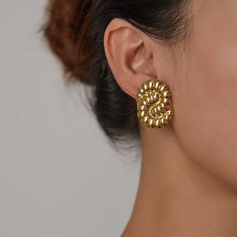 6g Weight 0.03µm Gold Plating Thickness Electroplated Gold Plating Process 201 Stainless Steel Ear Needle Material Golden Plated Plating Material Ear Studs Classification 1 Pair Quantity Daily Occasion 201 Stainless Steel Material Letter, Leaves, Heart Shape Pattern Women's Gender Elegant Style Plating Craft Titanium Steel Letter Leaves Heart Shape Elegant Ear Studs For Women's 1