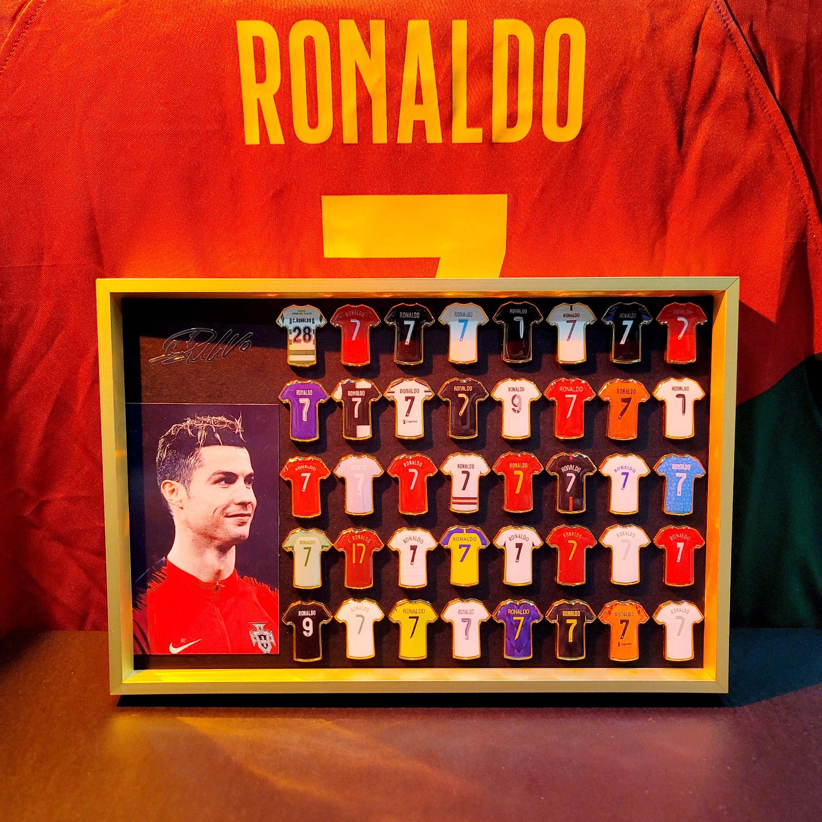 Messi Ronaldo camiseta insignia marco de madera sólida recuerdos de fútbol hechos a mano alrededor del cumpleaños del novio Regalo del festival de Qixi image 30