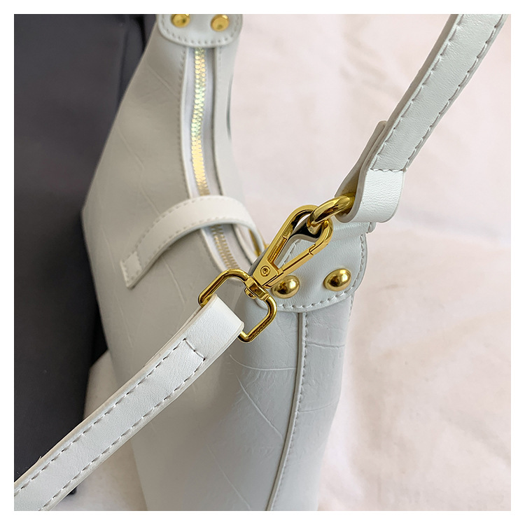 540g Weight Polyester Lining Material Sewing Thread Fashion Element Zipper Closure Type Single Shoulder Strap Strap Type Shoulder Bag Bags Type Daily Occasion Pu Leather Material Solid Color Pattern All Seasons Season Women's Gender Streetwear Style Oval Shape Medium Size Women's Medium Pu Leather Solid Color Streetwear Sewing Thread Oval Zipper Shoulder Bag 9