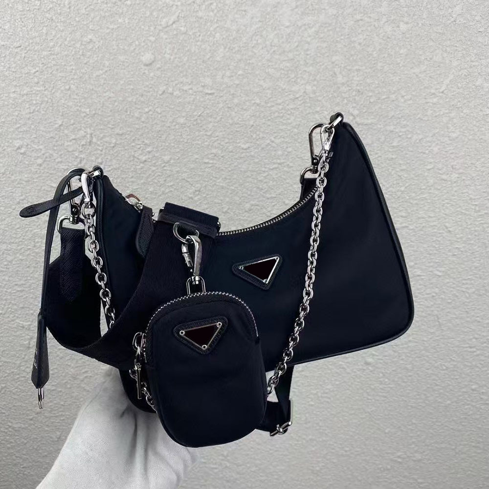 Cadena de plata negra
