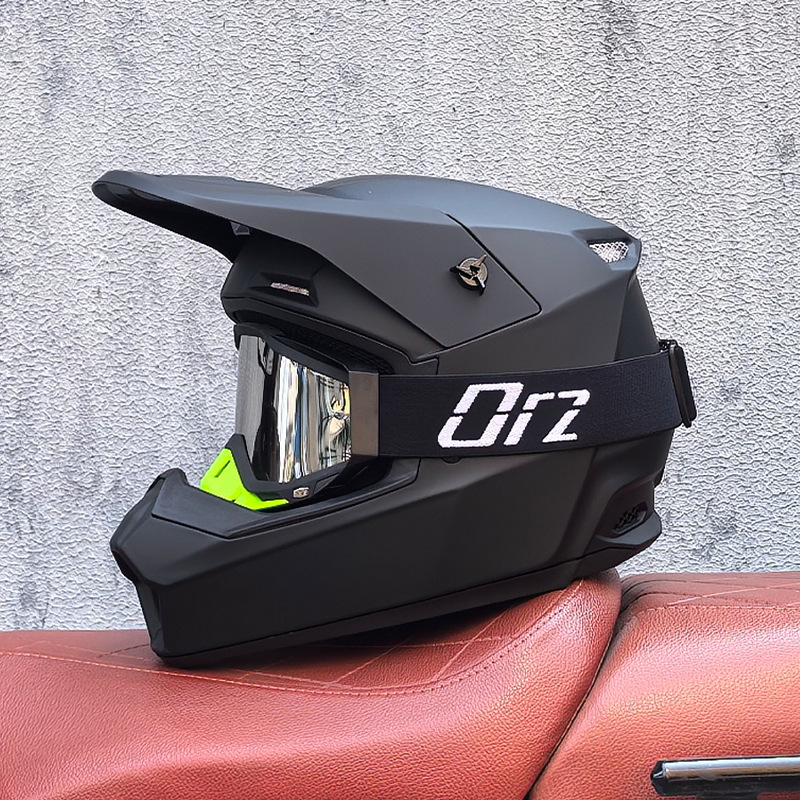 Casco todoterreno Casco de coche eléctrico Casco de rally para hombres y mujeres Casco de batería de descenso de velocidad de bicicleta de montaña Casco completo ORZ