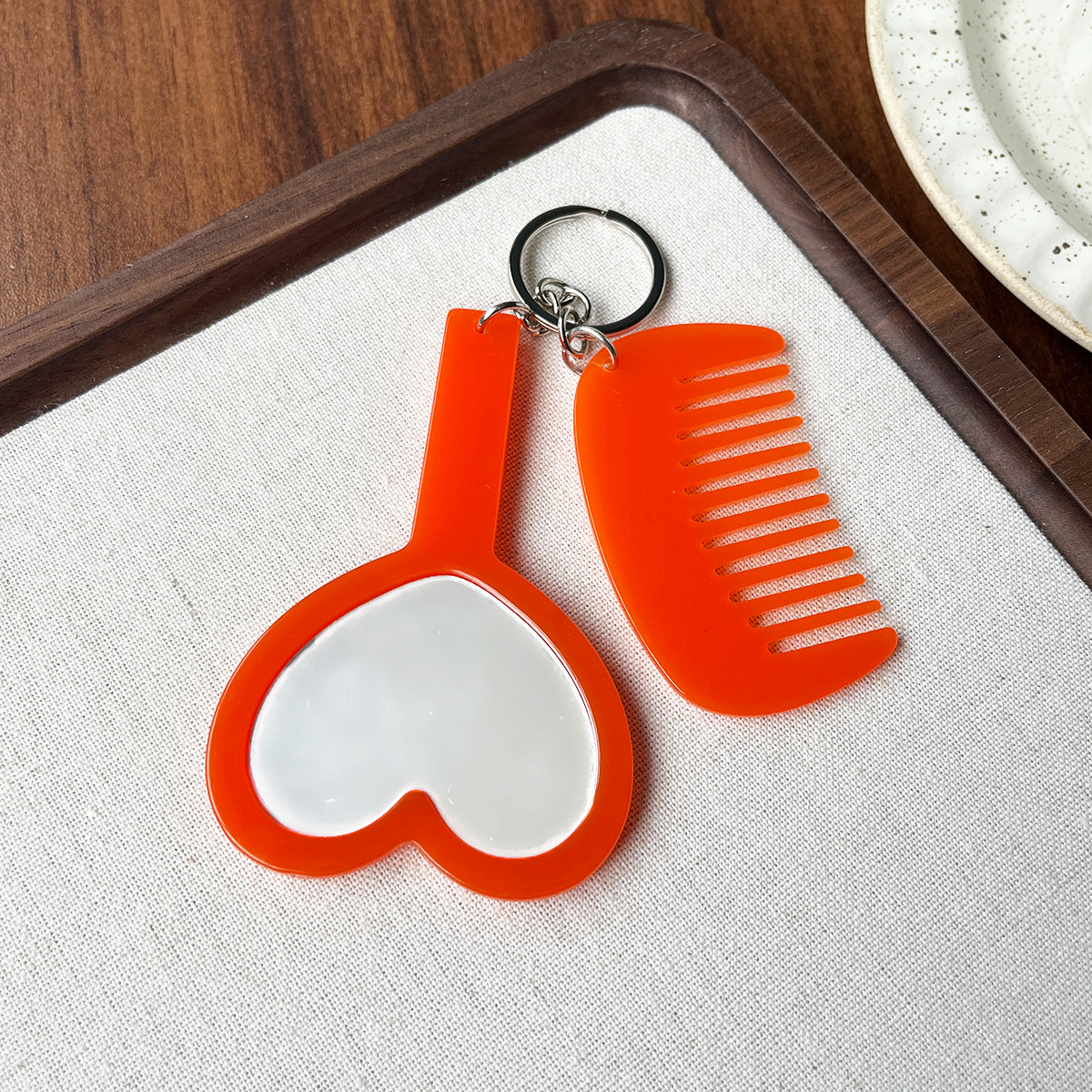 Espejo de maquillaje portátil portátil en forma de corazón de alta definición, espejo de maquillaje para estudiantes, espejo pequeño, artefacto de maquillaje