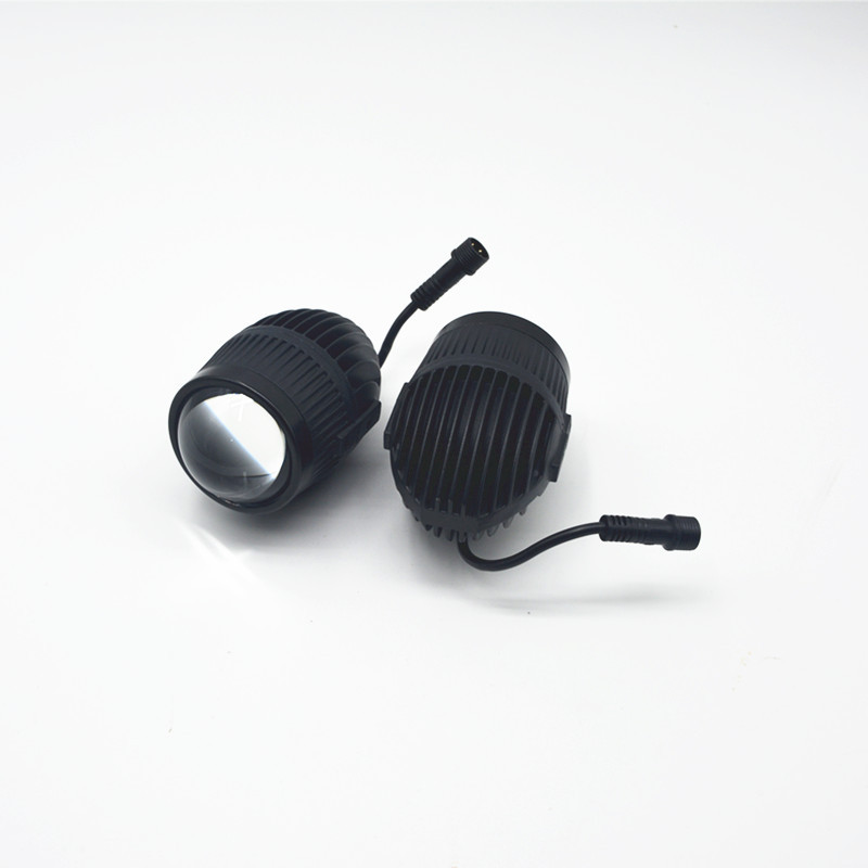 2.0 Lámpara de niebla de tres colores de pulgada de doble lente de luz de lejos y cerca de una lámpara de automóvil impermeable no destructiva