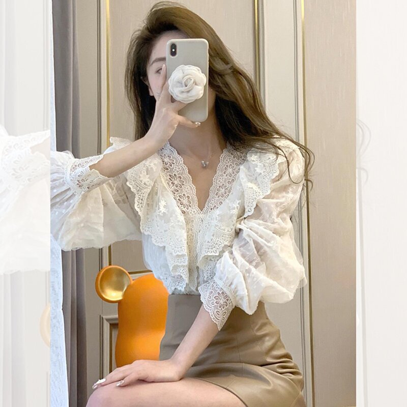 Women's Spring and Autumn New Korean Style Women's Lace Ruffled Puff Sleeve Shirt Chic and Beautiful Top French Shirt Women's Spring and Autumn New Korean Style Women's Lace Ruffled Puff Sleeve Shirt Chic and Beautiful Top French Shirt