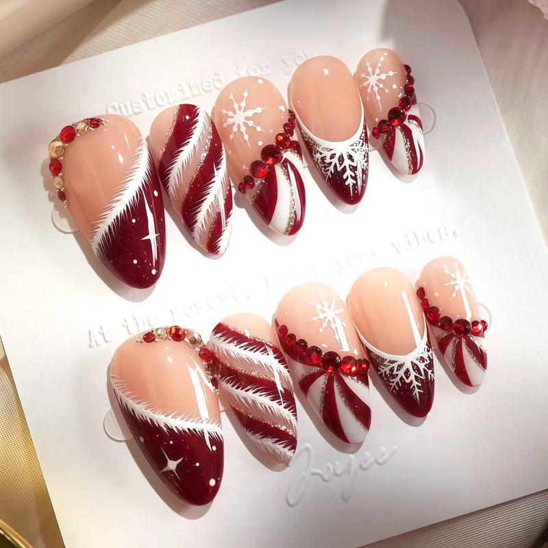 Red French-style plush Christmas-themed gold-plated diamond-studded snowflake press-on nails for cross-border ins European and American nail art Red French-style plush Christmas-themed gold-plated diamond-studded snowflake press-on nails for cross-border ins European and American nail art