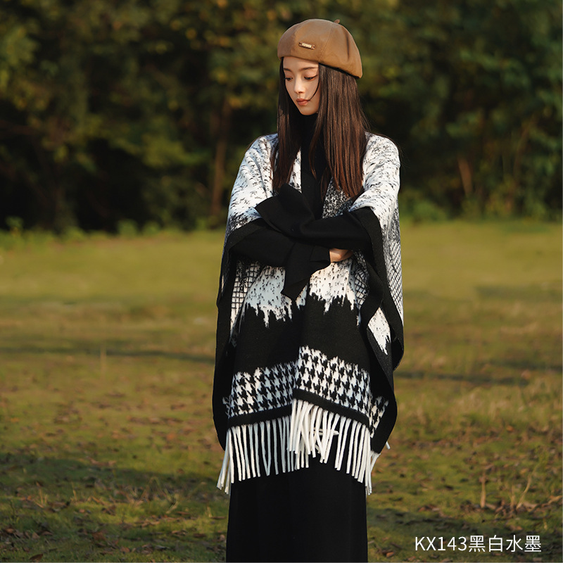 2025新款仿羊绒山水画民族风女围巾披肩羊绒斗篷披风高级感外搭|undefined
