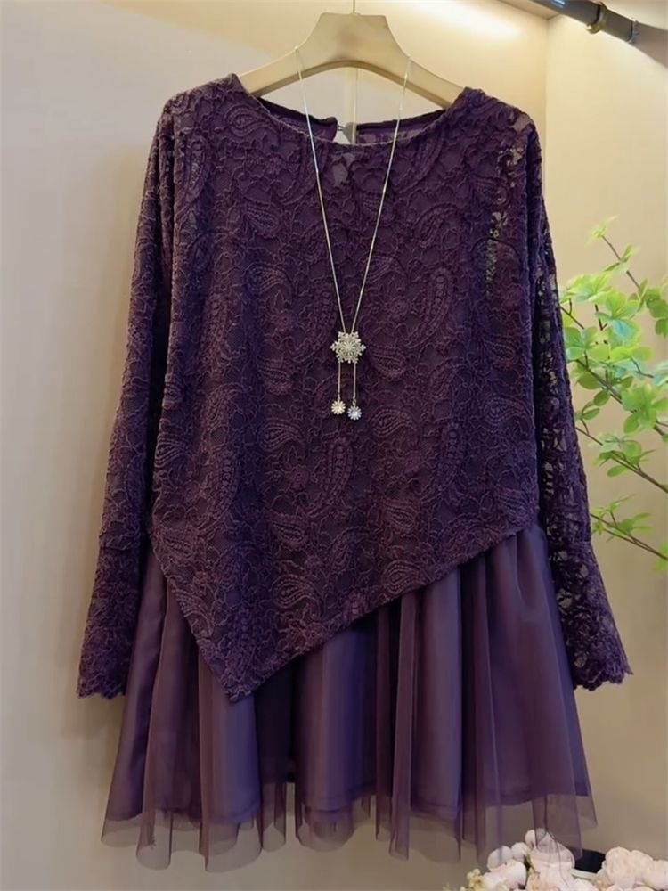 Autumn and winter plus-size women's clothing, super stylish lace patchwork heavy-duty mesh long-sleeve top that covers the hips, absolutely beautiful new base layer