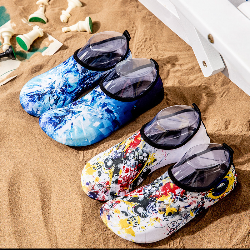 Beach Shoes, Summer Men's and Women's Diving Shoes, Snorkeling Socks, Kidsren's Wading Swimming Non-Slip Soft Bottom Quick-Drying River Tracing Shoes and Socks