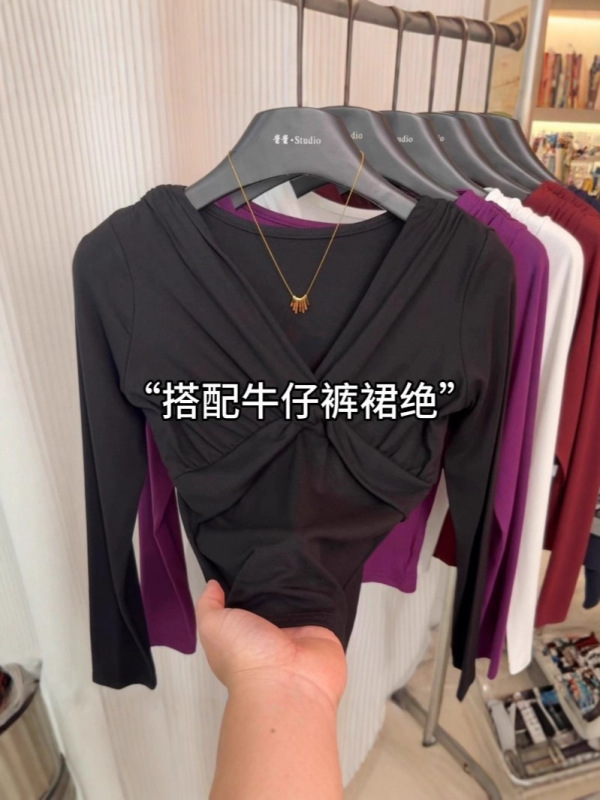 高级感chic别致扭结交叉领上衣女2025早秋新款洋气减龄显瘦打底衫|undefined