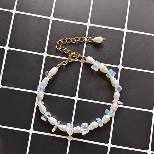 Luxe High-Quality Natural Freshwater Pearl Necklace for Women Handmade Pearl and Natural Stone Turquoise Necklace