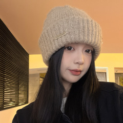 韩版毛线帽秋冬保暖冷帽百搭显脸小网红羊毛字母套头帽护耳针织帽