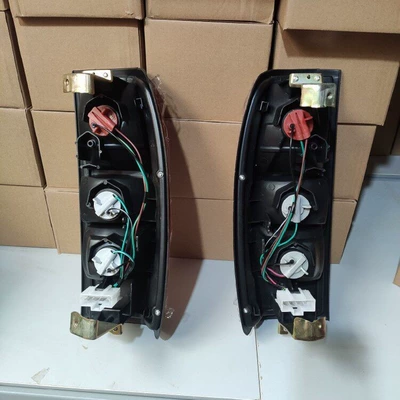 98-04 Rear Tail – Tail light