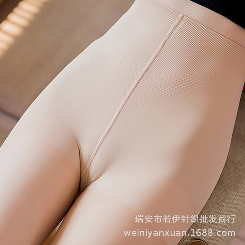 春秋タイプのストッキングの底の靴下の女性の光の足の神器の自然な骨格の8660自然な美脚の神器は更に簡単に痩せています。