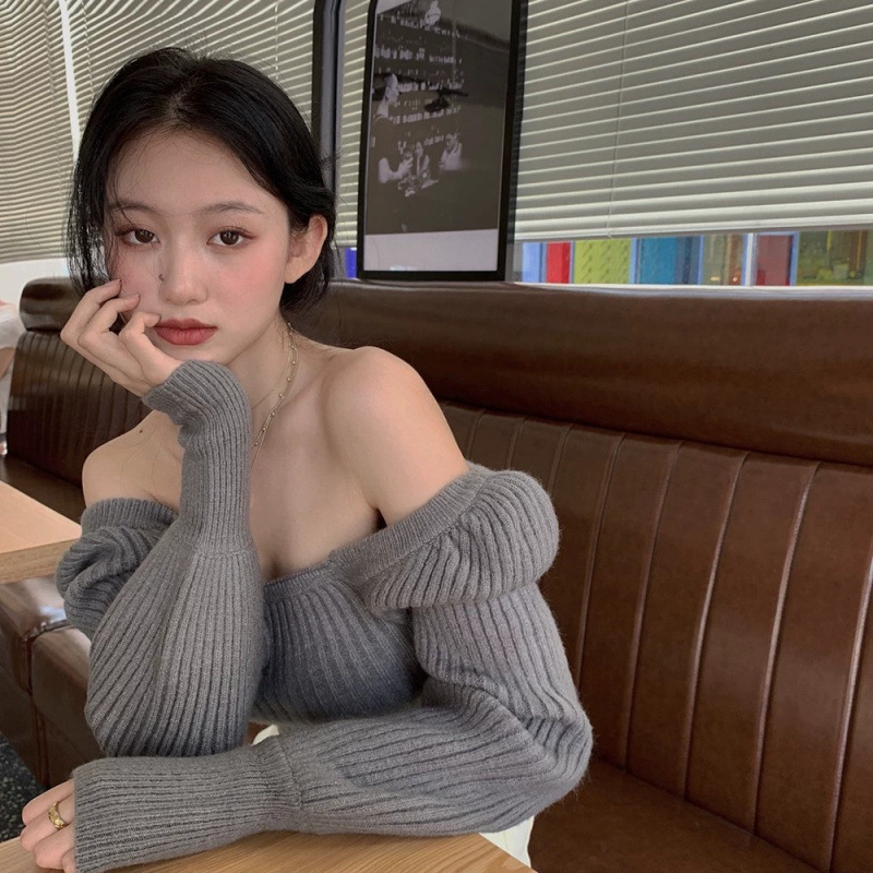 French-style design niche puff sleeve square neck casual sweater for women, loose one-shoulder knit top with long sleeves
